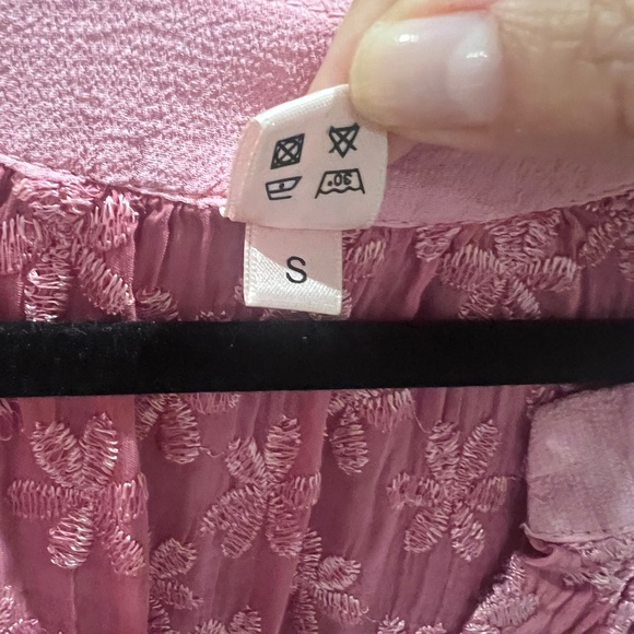 NWOT Sunday St Tropez Pink Long Sleeve Embroidered Top Size Small - Picture 4 of 9